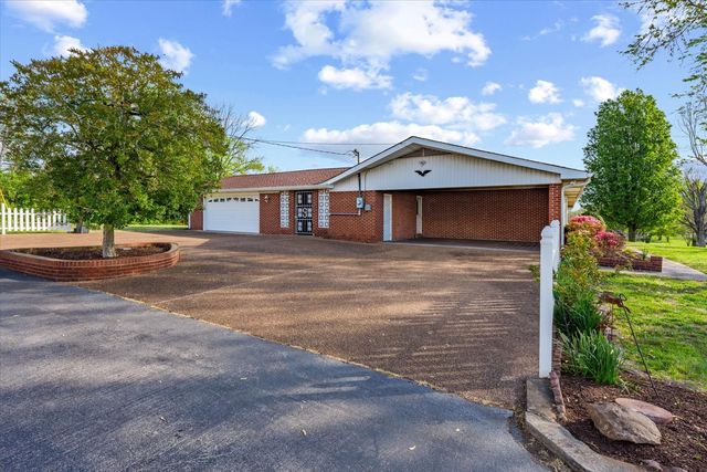 4018 Trotwood Ave, Columbia, TN 38401