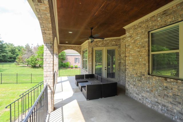 110 Affirmed Dr, Hendersonville, TN 37075