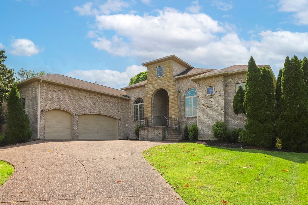 110 Affirmed Dr, Hendersonville, TN 37075