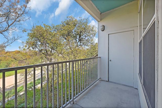 1441 East Street 305, Houston, TX 77007