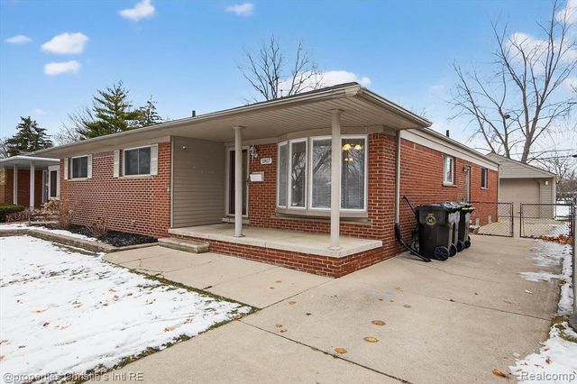 1807 Churchill Avenue, Trenton, MI 48183