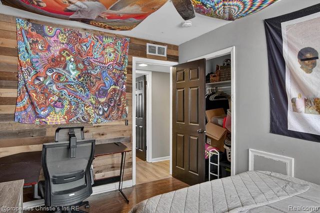 1807 Churchill Avenue, Trenton, MI 48183