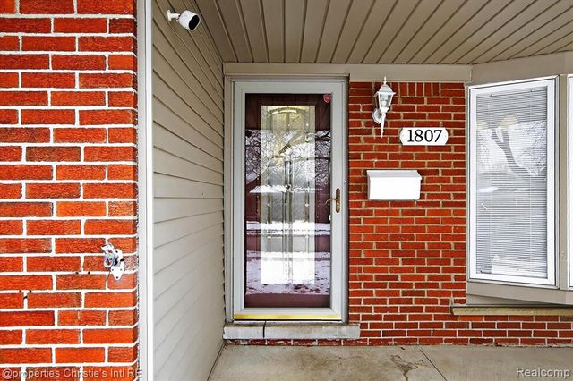 1807 Churchill Avenue, Trenton, MI 48183