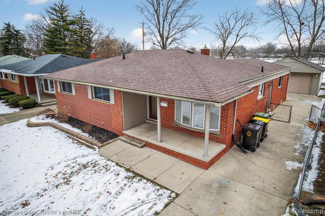 1807 Churchill Avenue, Trenton, MI 48183