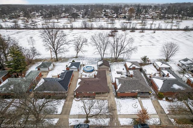 1807 Churchill Avenue, Trenton, MI 48183