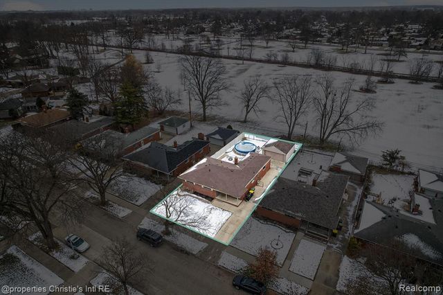 1807 Churchill Avenue, Trenton, MI 48183