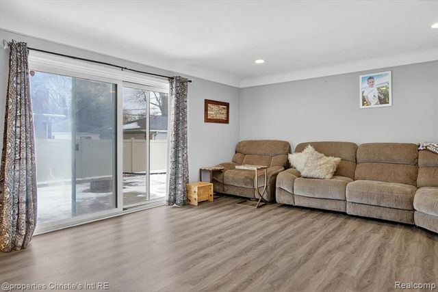 1807 Churchill Avenue, Trenton, MI 48183