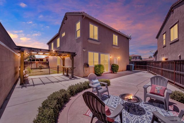 7055 Sitka Ct, Vacaville, CA 95687
