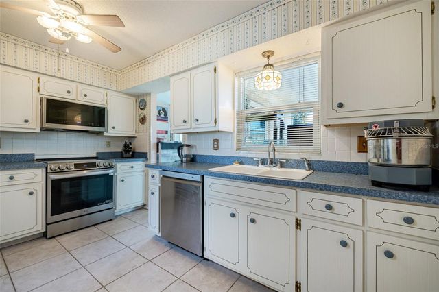 199 CARLISLE AVENUE NW, Port Charlotte, FL 33952