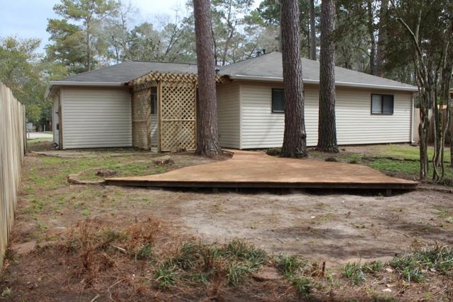 55 E White Willow Circle, Spring, TX 77381