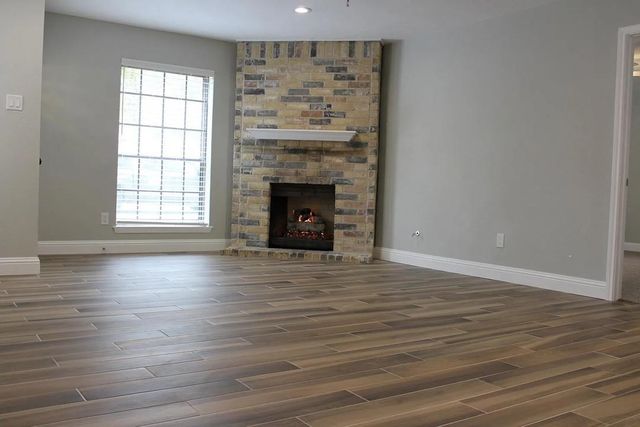55 E White Willow Circle, Spring, TX 77381
