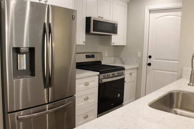 55 E White Willow Circle, Spring, TX 77381