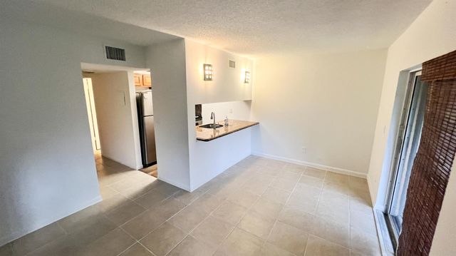 6061 N 10th Avenue 144, Greenacres, FL 33463