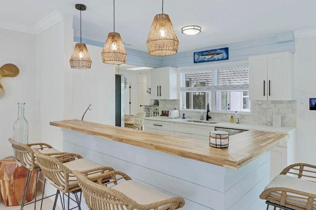 9 W Riverside Drive, Jupiter, FL 33469