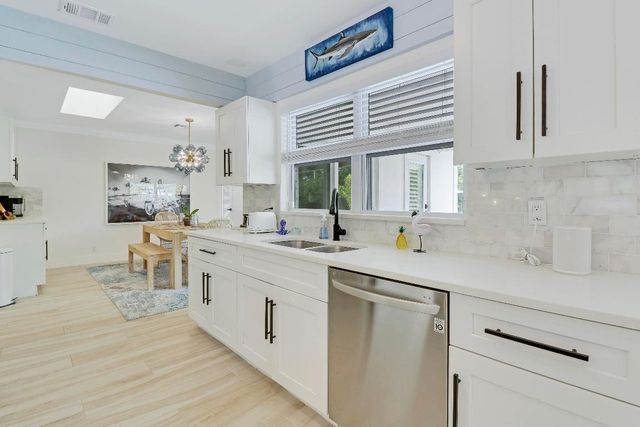 9 W Riverside Drive, Jupiter, FL 33469