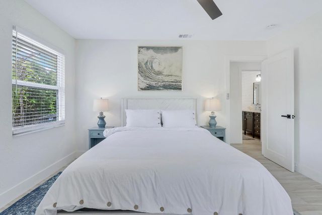 9 W Riverside Drive, Jupiter, FL 33469