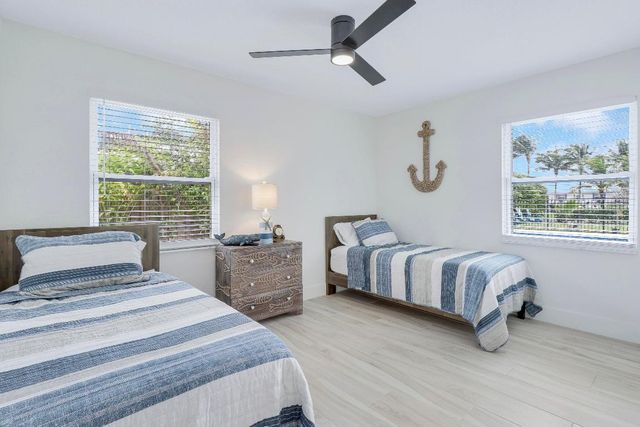 9 W Riverside Drive, Jupiter, FL 33469