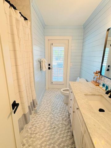 9 W Riverside Drive, Jupiter, FL 33469