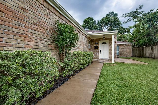 10061 Timberwood Drive, Houston, TX 77080