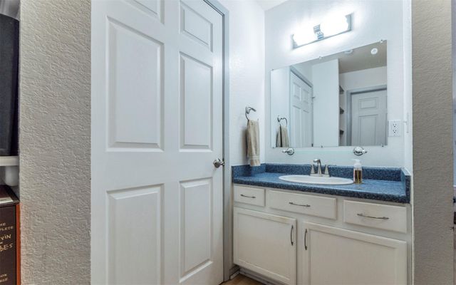 2104 New York Ave, Austin, TX 78702