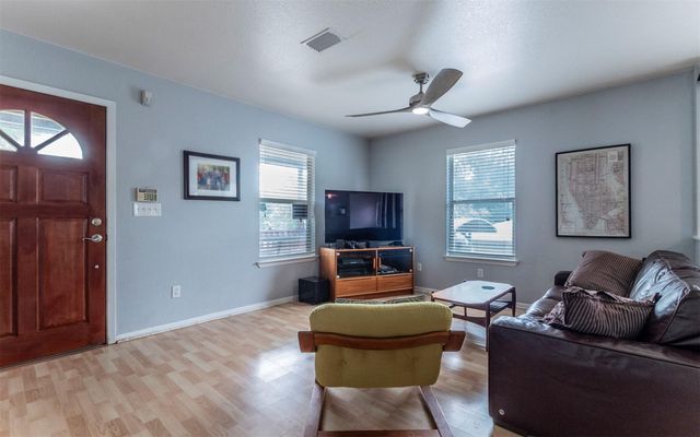 2104 New York Ave, Austin, TX 78702
