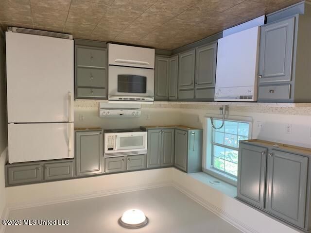 105 Demontluzin Avenue, 2, Bay Saint Louis, MS 39520