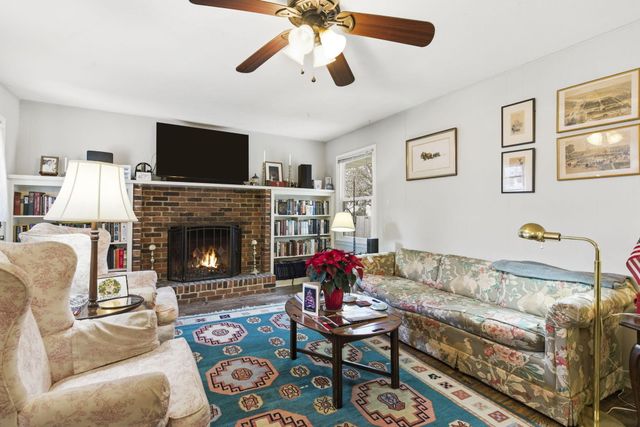 1028 E Greenwood Street, Springfield, MO 65807