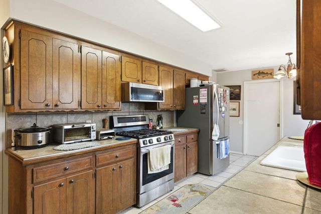 1028 E Greenwood Street, Springfield, MO 65807