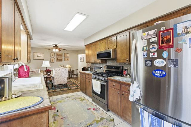 1028 E Greenwood Street, Springfield, MO 65807