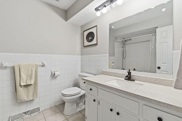 1028 E Greenwood Street, Springfield, MO 65807