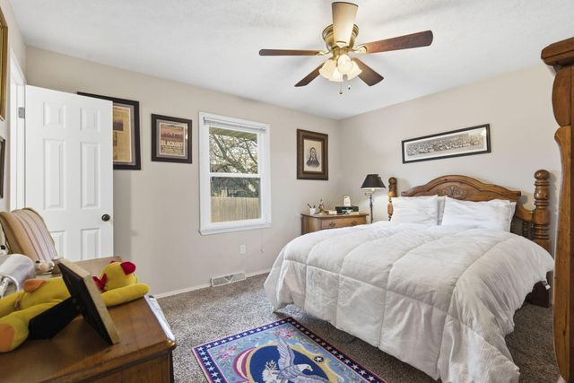 1028 E Greenwood Street, Springfield, MO 65807