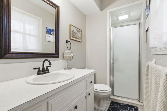 1028 E Greenwood Street, Springfield, MO 65807