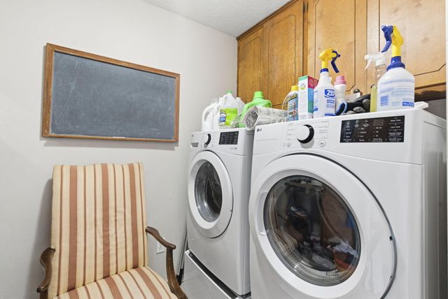 1028 E Greenwood Street, Springfield, MO 65807