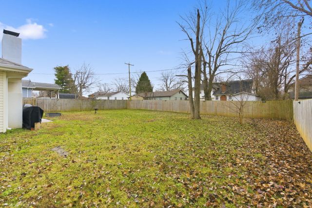 1028 E Greenwood Street, Springfield, MO 65807