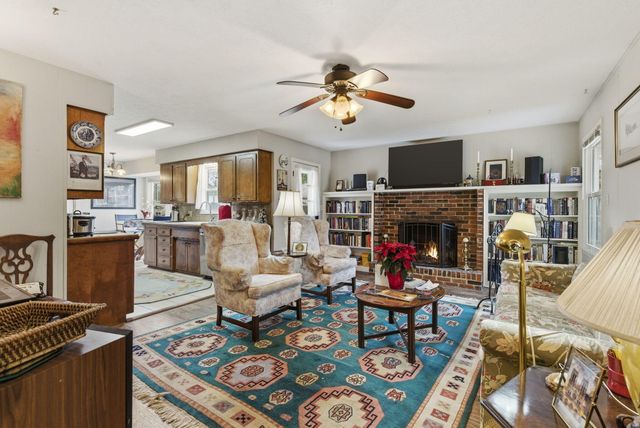 1028 E Greenwood Street, Springfield, MO 65807