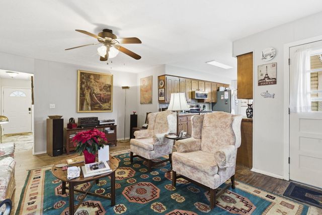 1028 E Greenwood Street, Springfield, MO 65807