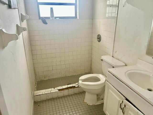 2951 NW 8th Street, Pompano Beach, FL 33069