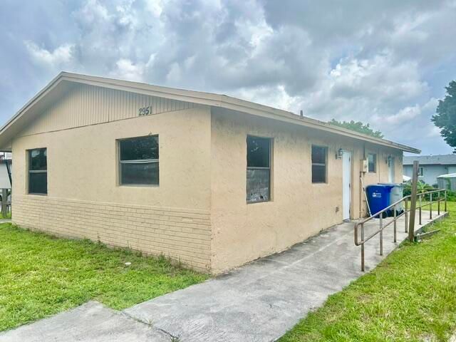 2951 NW 8th Street, Pompano Beach, FL 33069