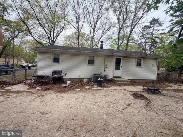 426 S WILLOW AVE, Absecon, NJ 08205