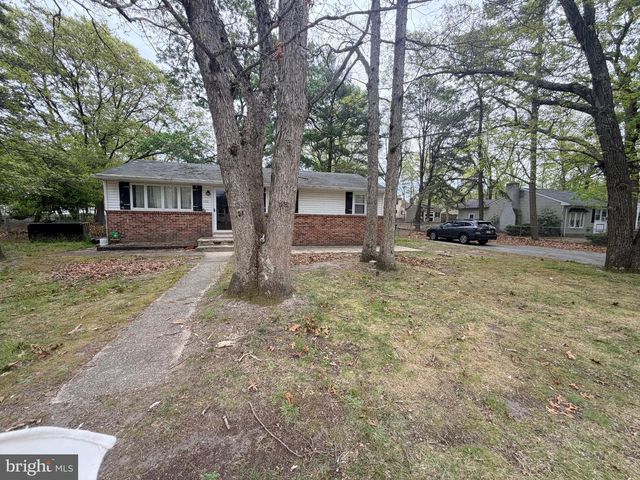 426 S WILLOW AVE, Absecon, NJ 08205