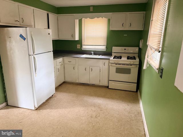 426 S WILLOW AVE, Absecon, NJ 08205