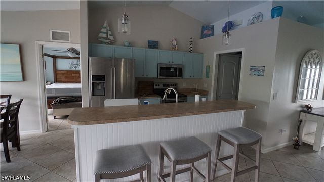 900 NW Embers TER, Cape Coral, FL 33993