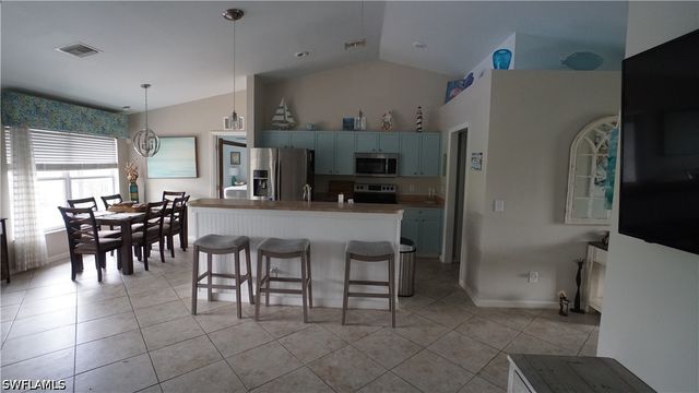 900 NW Embers TER, Cape Coral, FL 33993