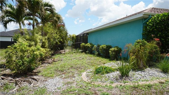 900 NW Embers TER, Cape Coral, FL 33993