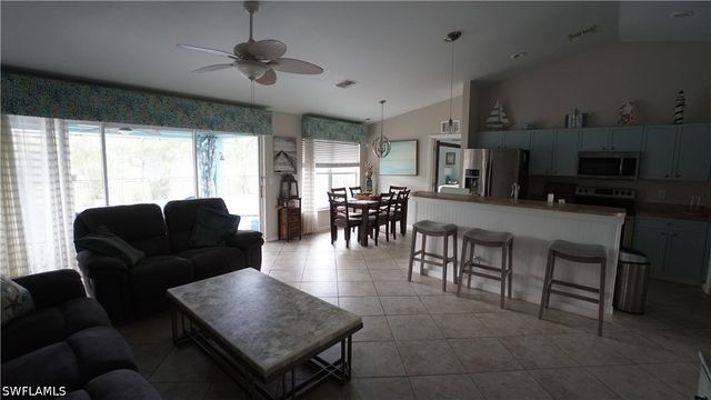 900 NW Embers TER, Cape Coral, FL 33993