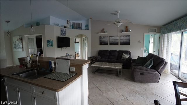 900 NW Embers TER, Cape Coral, FL 33993
