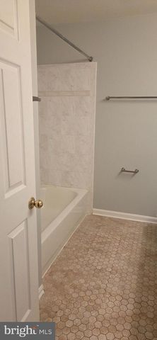 3083 ANTRIM CIR, Dumfries, VA 22026