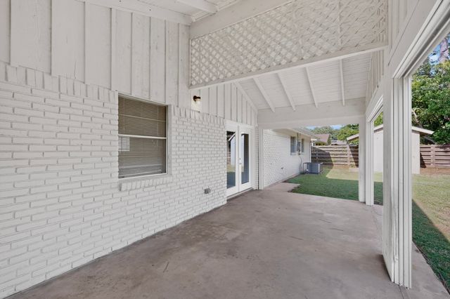 6608 Gary Lane, Fort Worth, TX 76112