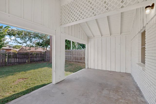 6608 Gary Lane, Fort Worth, TX 76112