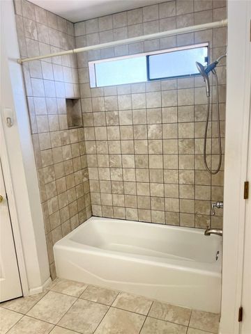 3130 Beaver Glen Drive, Kingwood, TX 77339